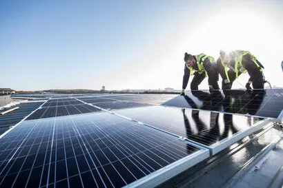 Lack of fixed export tariff for selling surplus energy is holding back UK businesses from installing more rooftop solar, says Longevity Power